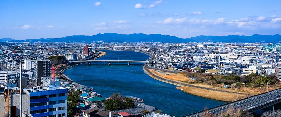 半分薬局、半分○○。